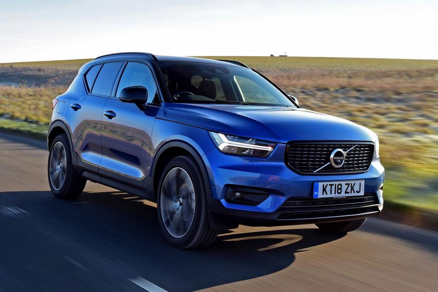  Volvo XC40 T3 R-Design 2018 года  (UK) (фото 11 из 13)